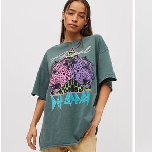 Urban Outfitters Def Leopard Oversized Tee Shirt Womens S/M